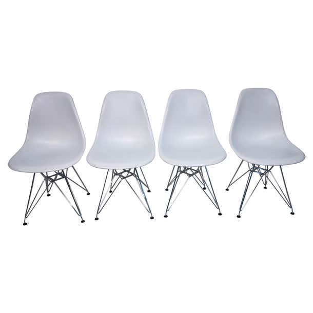 Set of 4 Eames Knoll Eiffel Tower Base Molded White Chairs